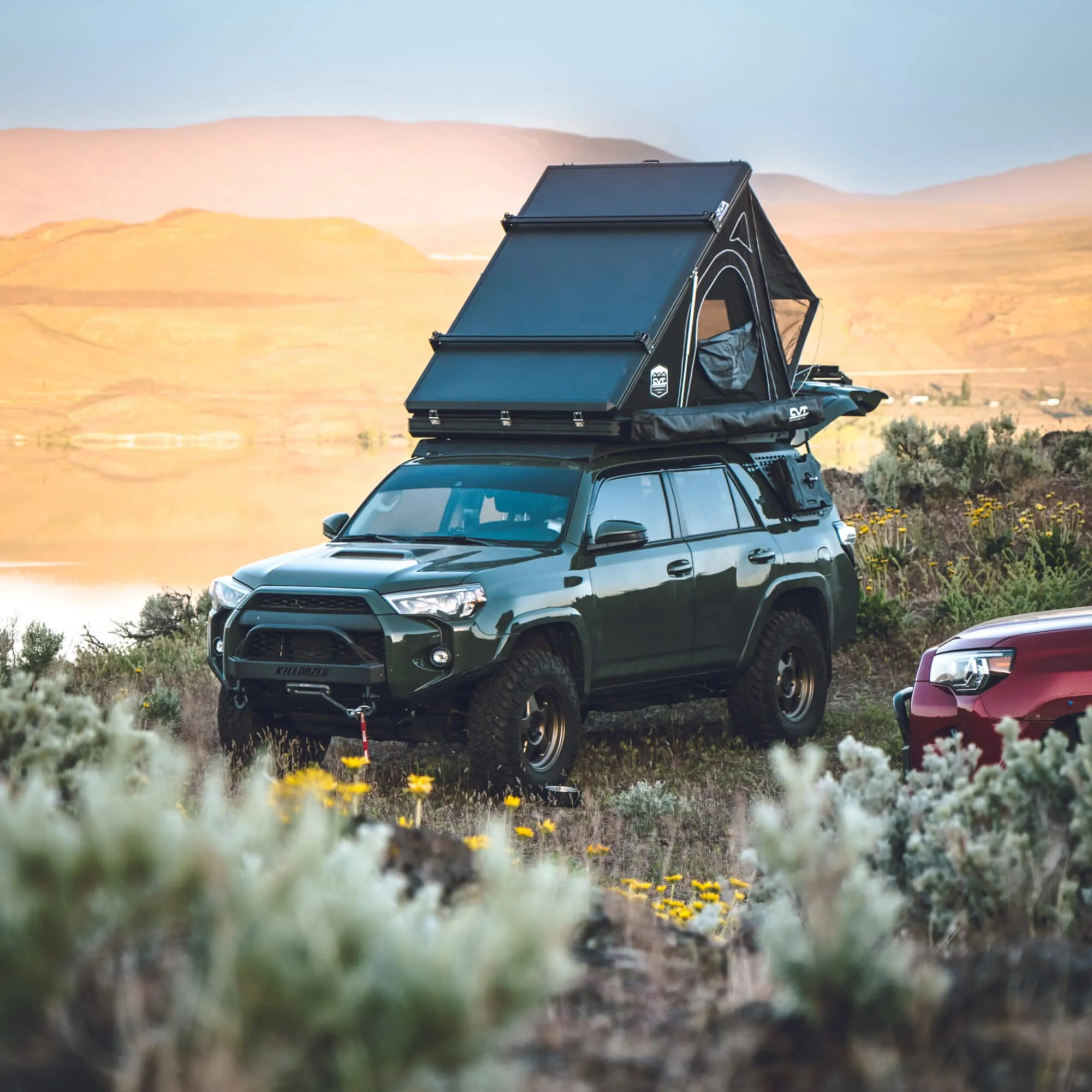 Mt. Hood Aluminum Hardshell Rooftop Tent: Double-Channel