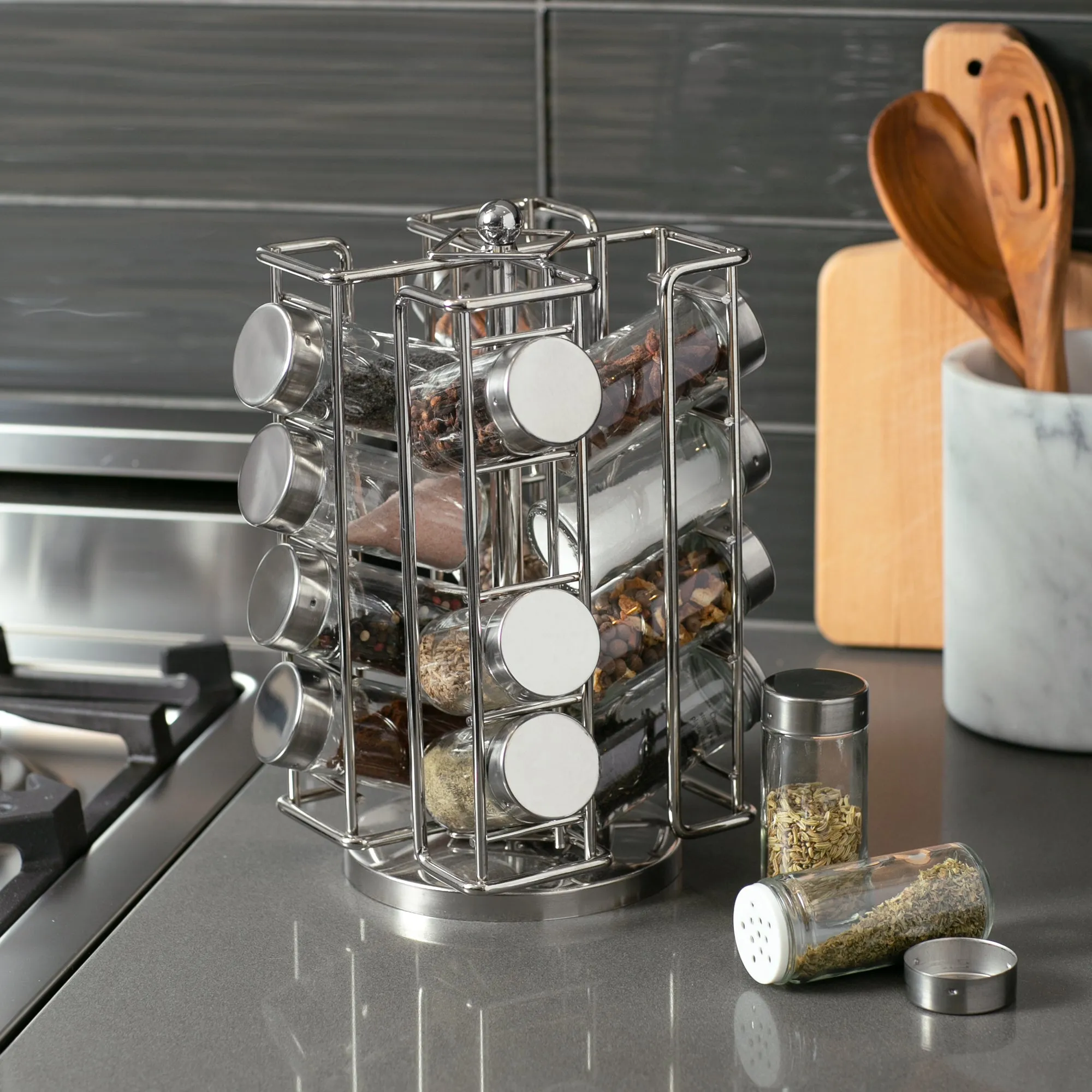 Revolving Spice Rack with 16 Jars   Labels